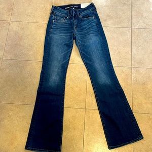 NWT! AEO kick boot jeans
